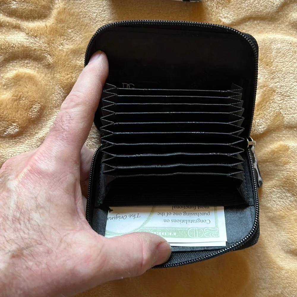 Walletbe Leopard Microfiber Wallet - Picture 5 of 6